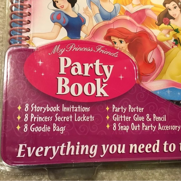 Disney Princess Enchanted Party Set 8 Invitations Lockets Poster Glitter Books - Picture 5 of 11